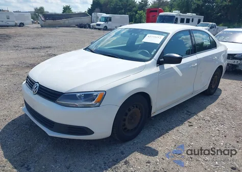 2011 Volkswagen Jetta 2.0L S z USA, uszkodzony, nr VIN 3VW2K7AJ8BM090191